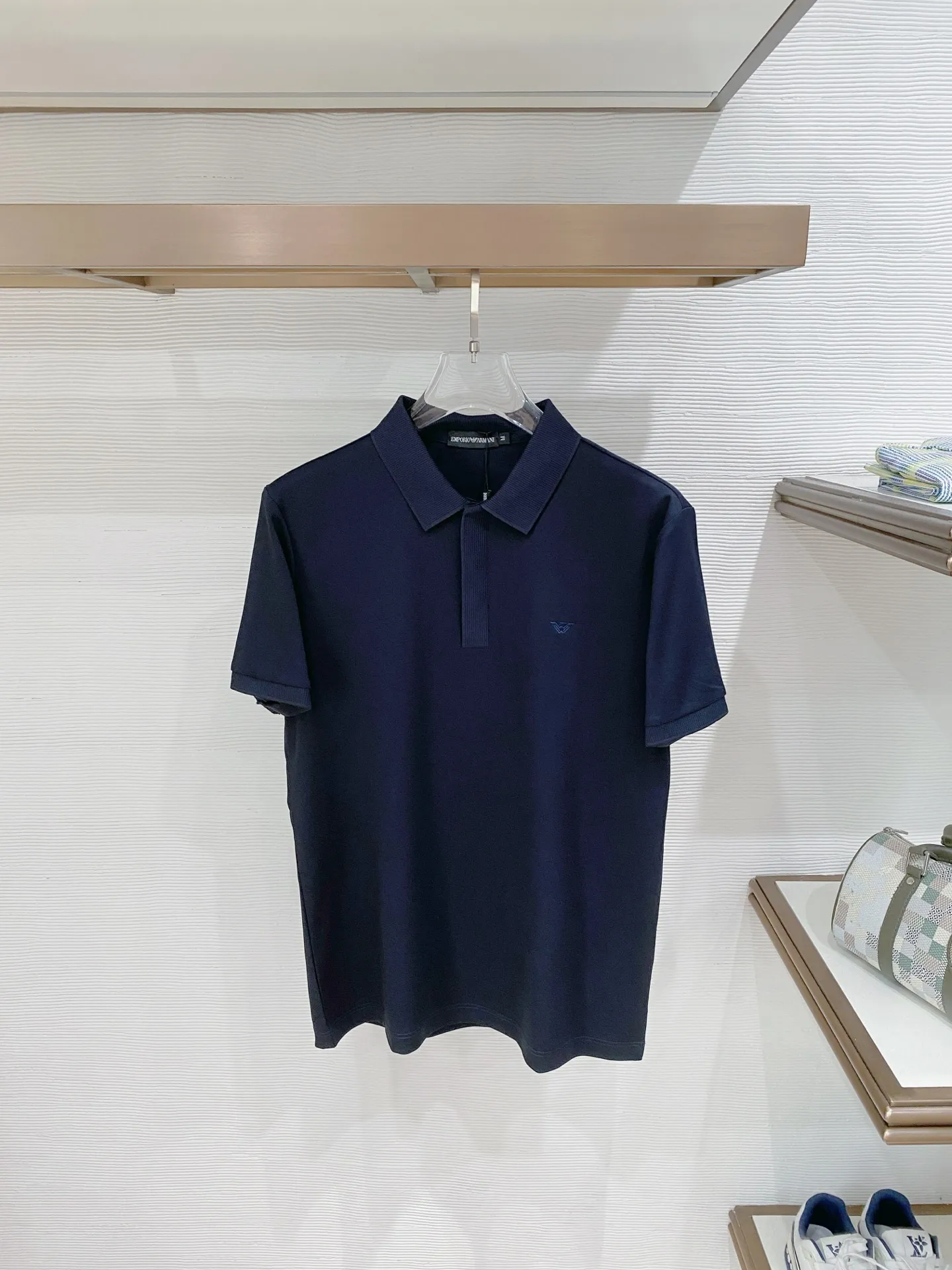 Armani Breathable ， ， 、 、Navy Blue、 。 ， ， 。 Sizes：M-4XL